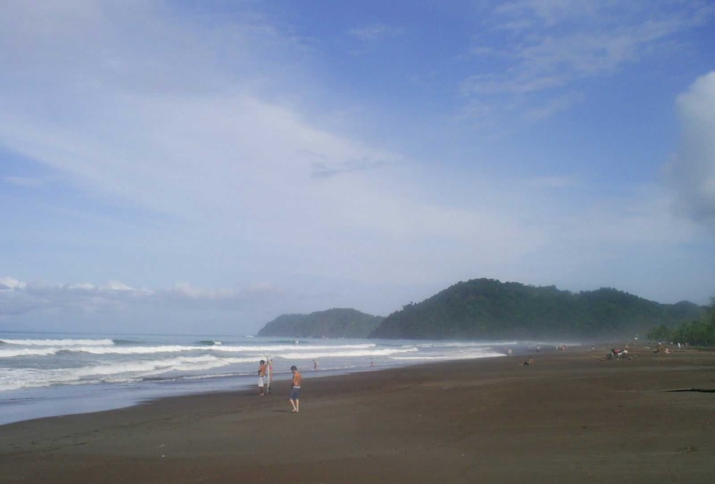 Jaco-Beach-(Costa-Rica)